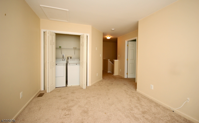 144 Stratford Dr