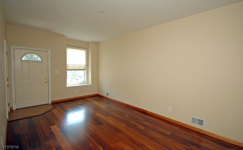 144 Stratford Dr