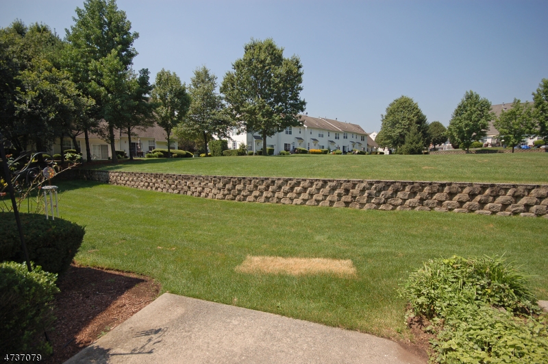 144 Stratford Dr