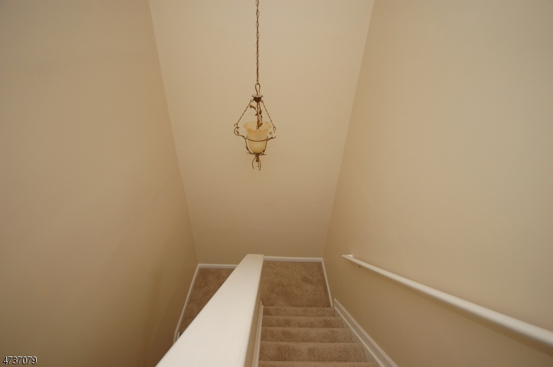 144 Stratford Dr