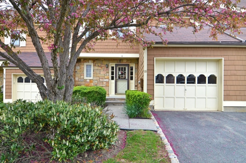 16  Galway Dr Mendham Boro, NJ 7945