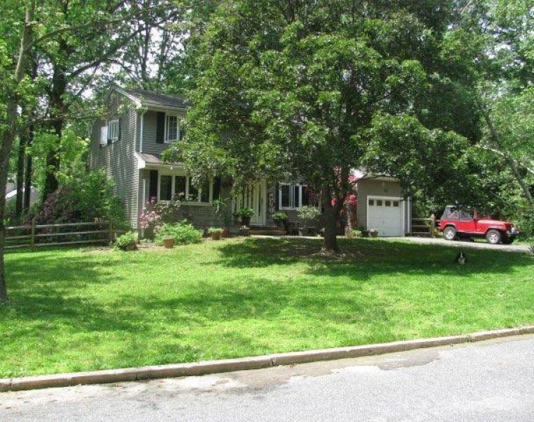 16  Lenape Rd Raritan Twp., NJ 8822