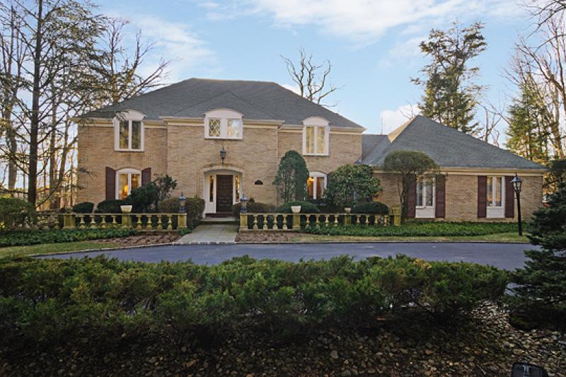 584  Ridge Rd Watchung Boro, NJ 7069