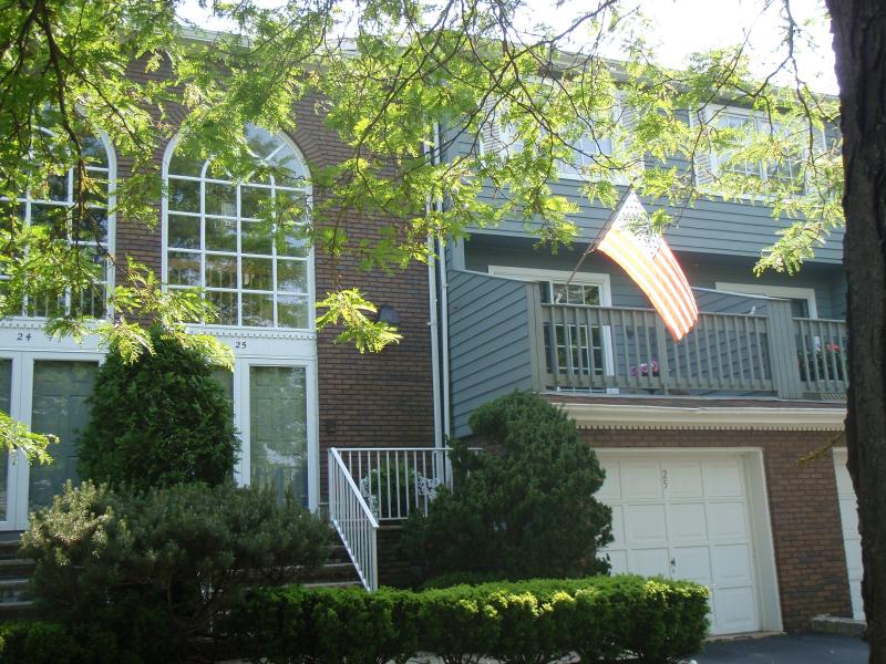 25  Dorset Cir C0025 Caldwell Boro Twp., NJ 7006