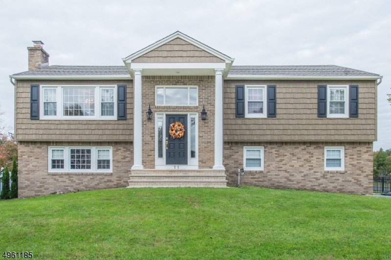 11 WEST DR FAIRFIELD NJ 579,900 MLS Number 3614941