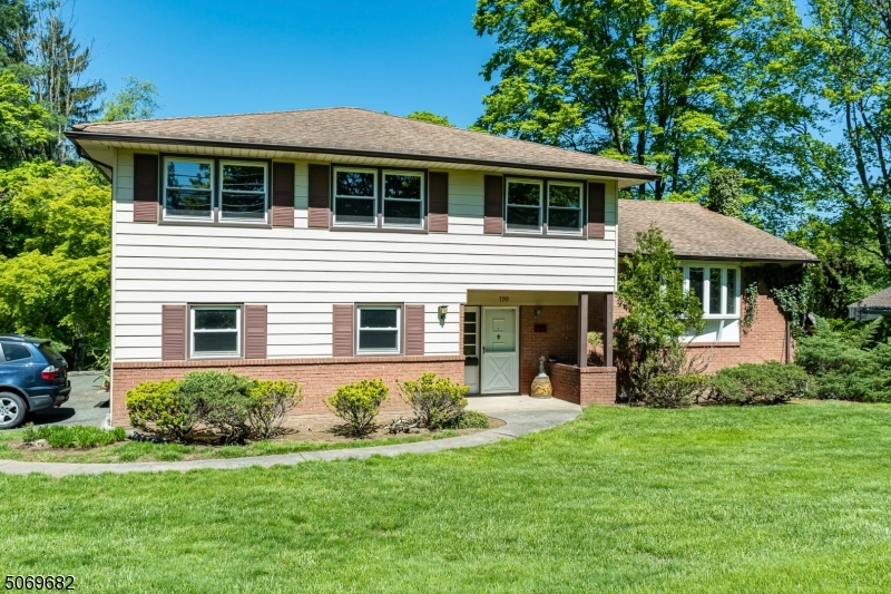 199 Passaic Ave ROSELAND NJ 599,900 MLS Number 3712953