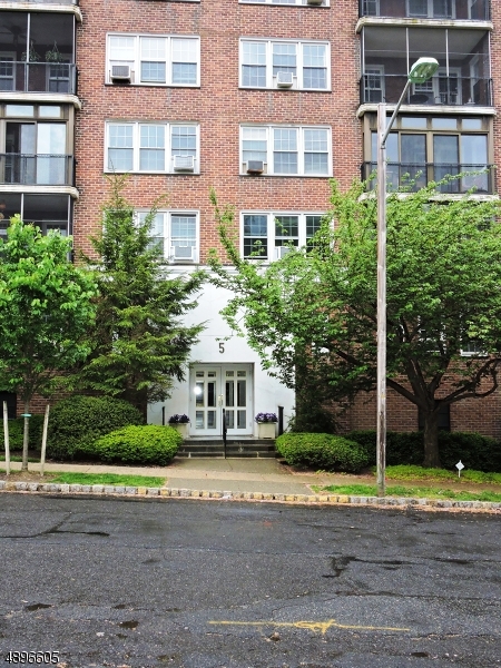 5 Roosevelt Pl C002r Montclair Nj New Jersey 07042 Montclair