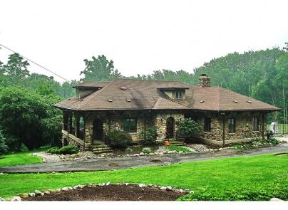 MLS #/Web ID: 2700400