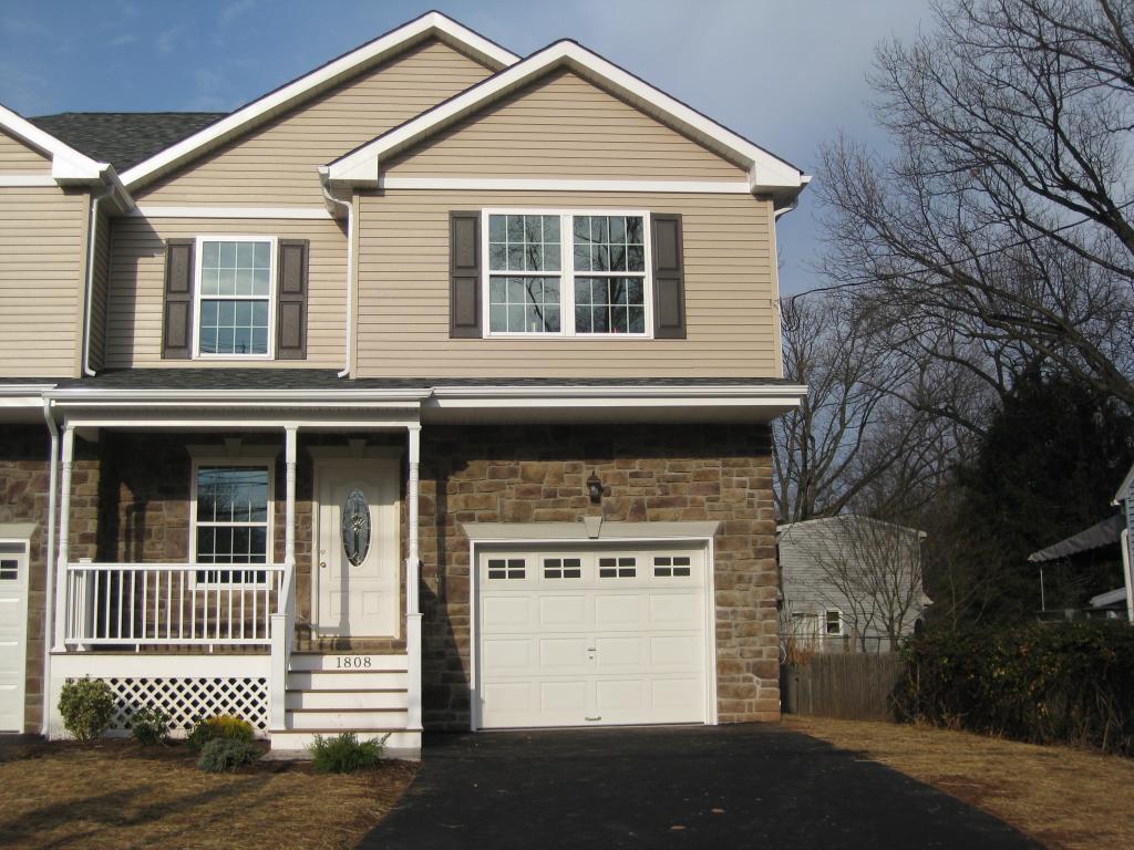 MLS #/Web ID: 2715500