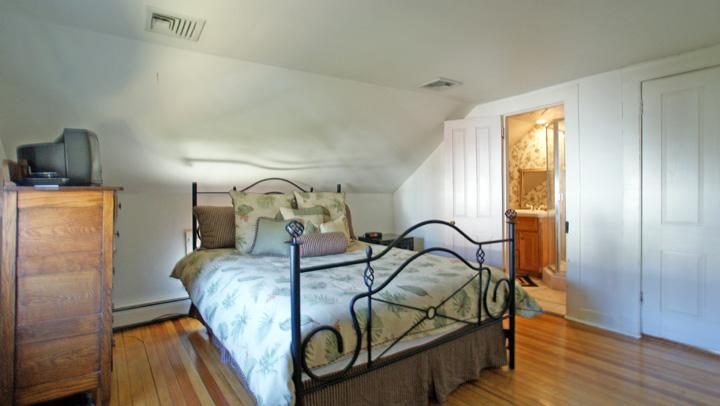 MLS #/Web ID: 2715600
