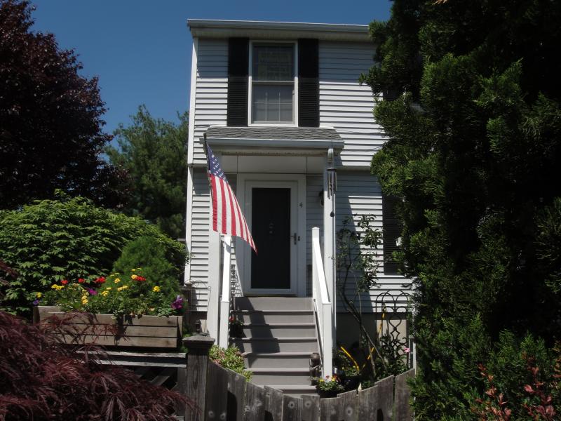 400-04 E RANDOLPH AVE