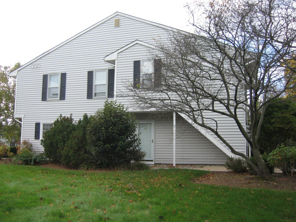 MLS #/Web ID: 2720700
