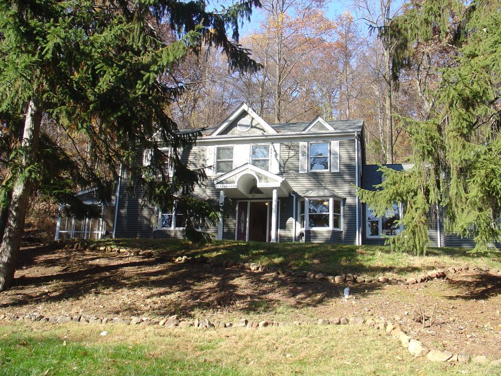1861 WOODLAND TER