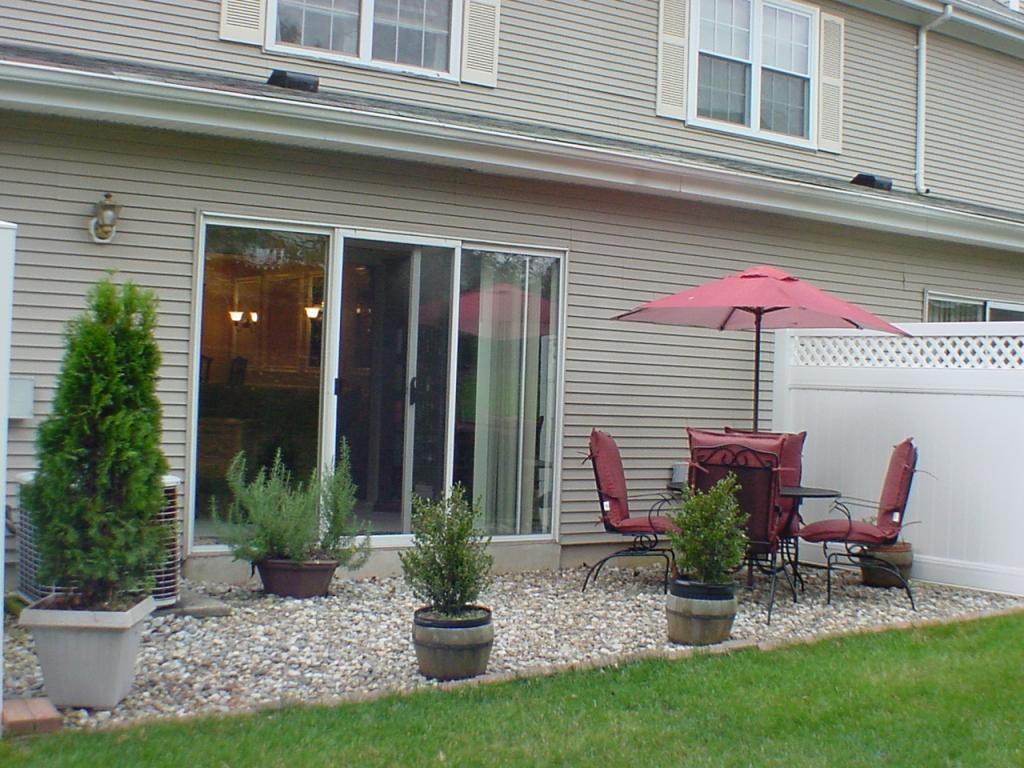 104 RED CREST LN