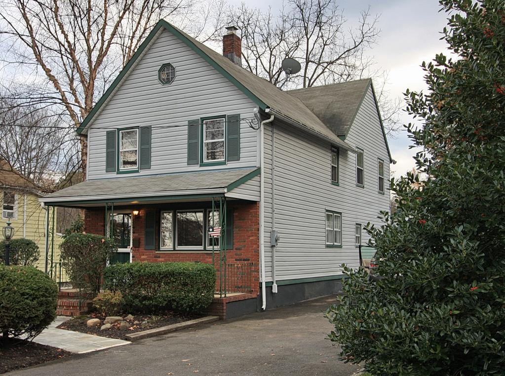 120 GALLOWS HILL RD
