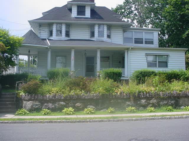 304 WILLIAM ST