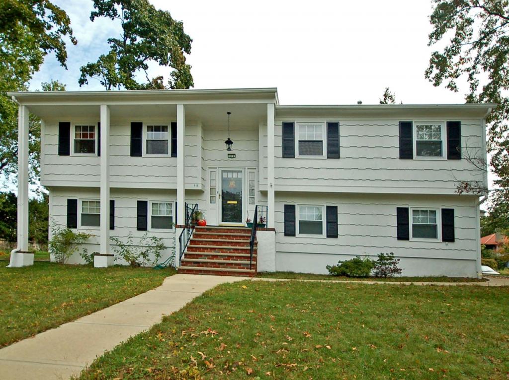 111 Central Ave