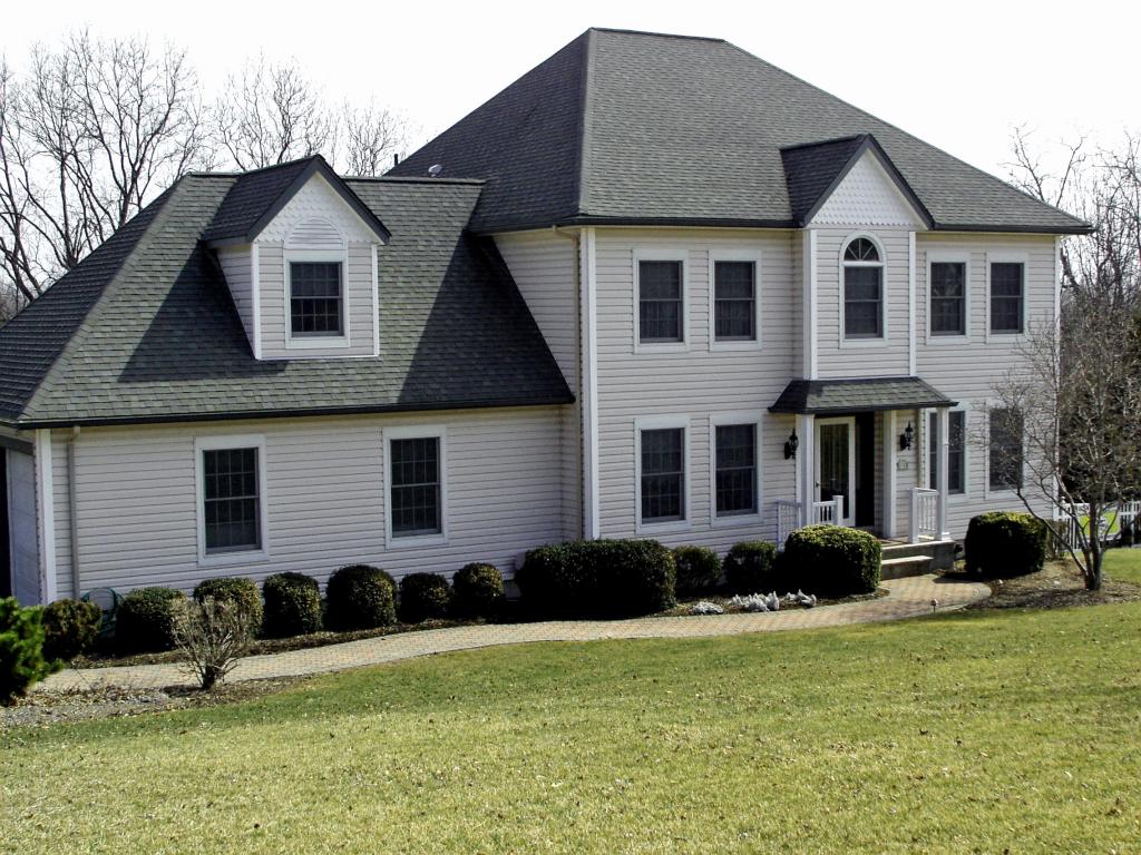 Single Family Home for Sale, ListingId:12552912, location: 10 MOUNTAIN VIEW DR Wantage 07461