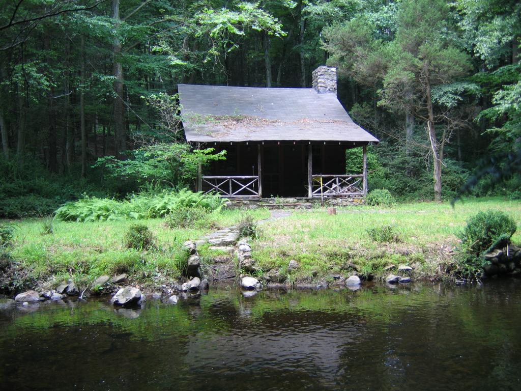 MLS #/Web ID: 2695701