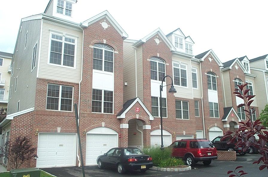 MLS #/Web ID: 2699901