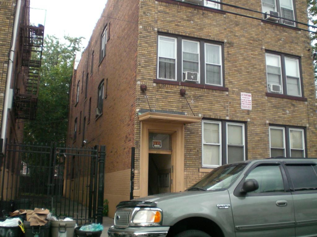 MLS #/Web ID: 2702201