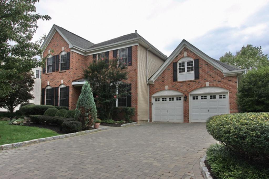 25 BLUE RIDGE CIR