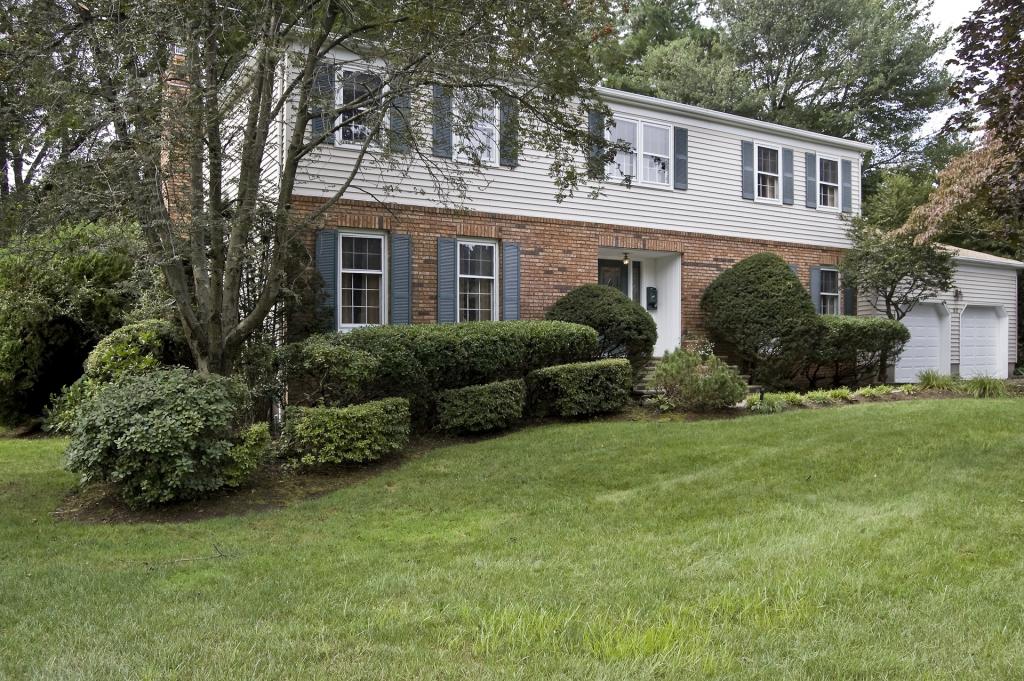 52 VILLAGE RD