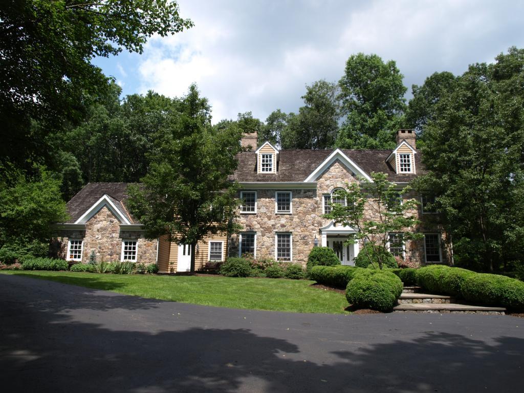 8 GLENNON FARM LN