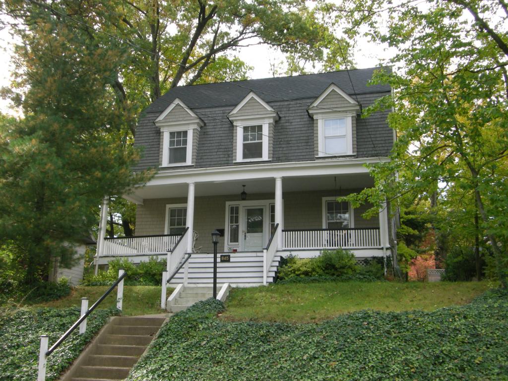 845 DIXIE LANE