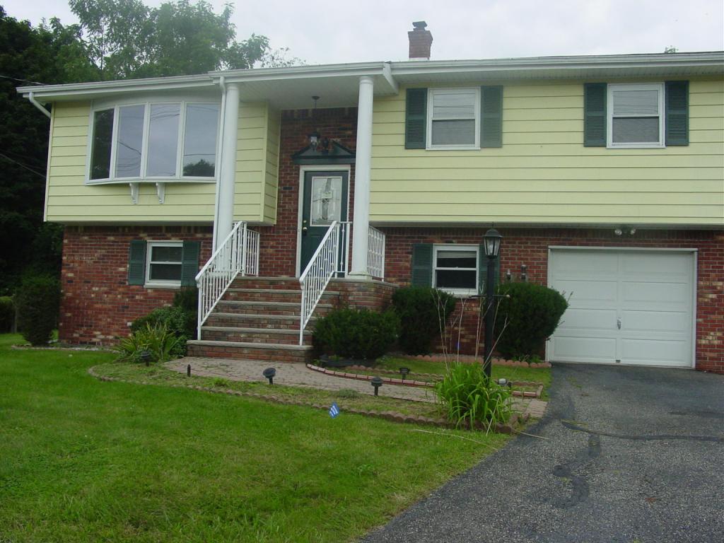 MLS #/Web ID: 2725801