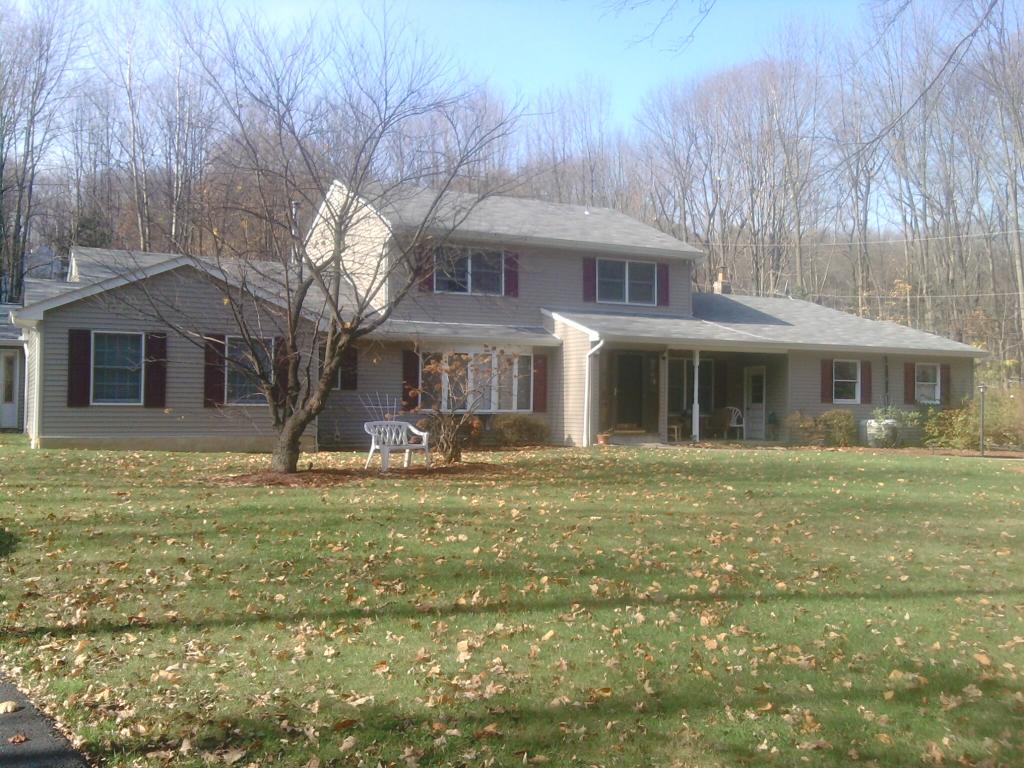 33 VOORHIS RD
