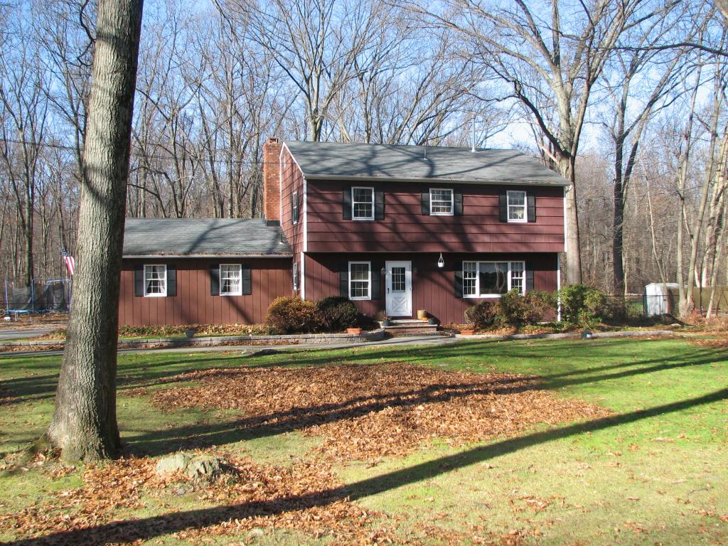 722 HOUSES CORNER RD