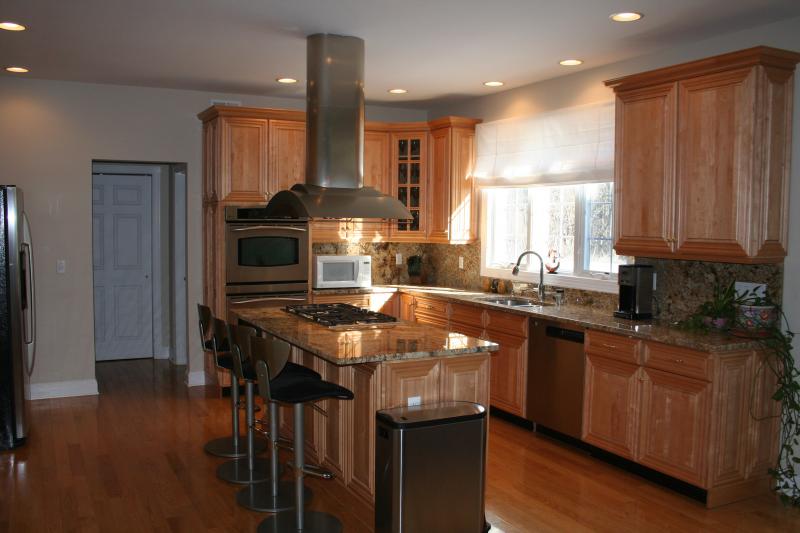 Single Family Home for Sale, ListingId:14629600, location: 156 OLDWICK RD Tewksbury Township 07830