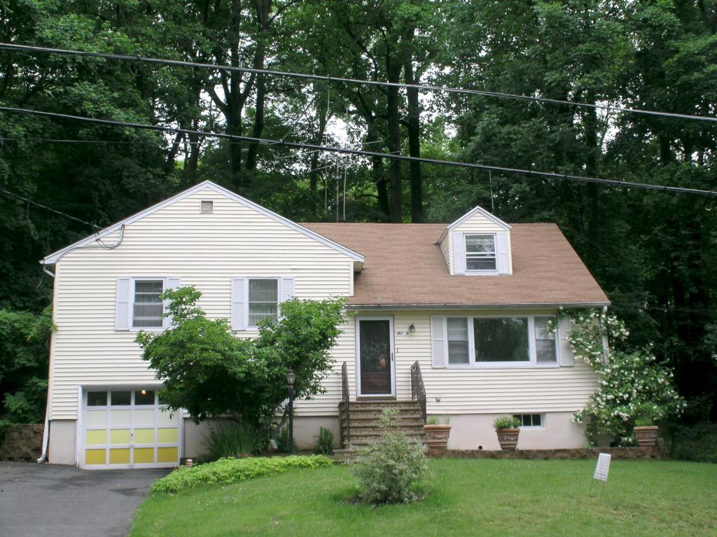 MLS #/Web ID: 2690502