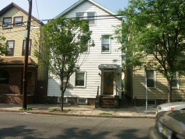 MLS #/Web ID: 2691702