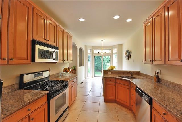 MLS #/Web ID: 2703502