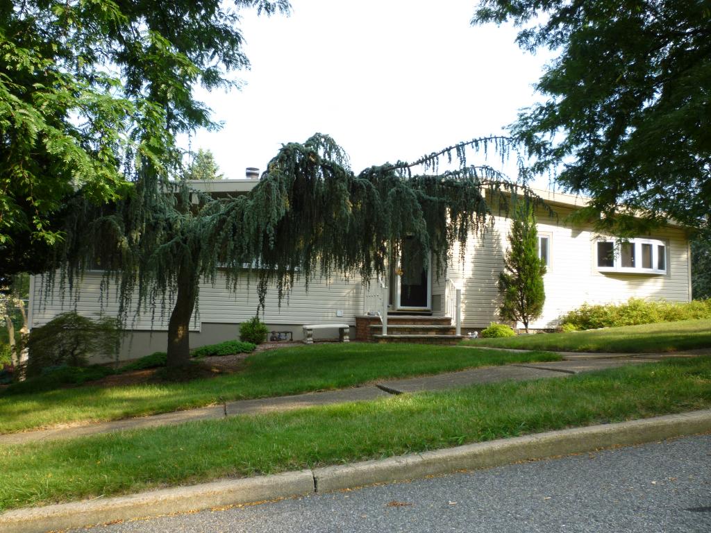 MLS #/Web ID: 2706702