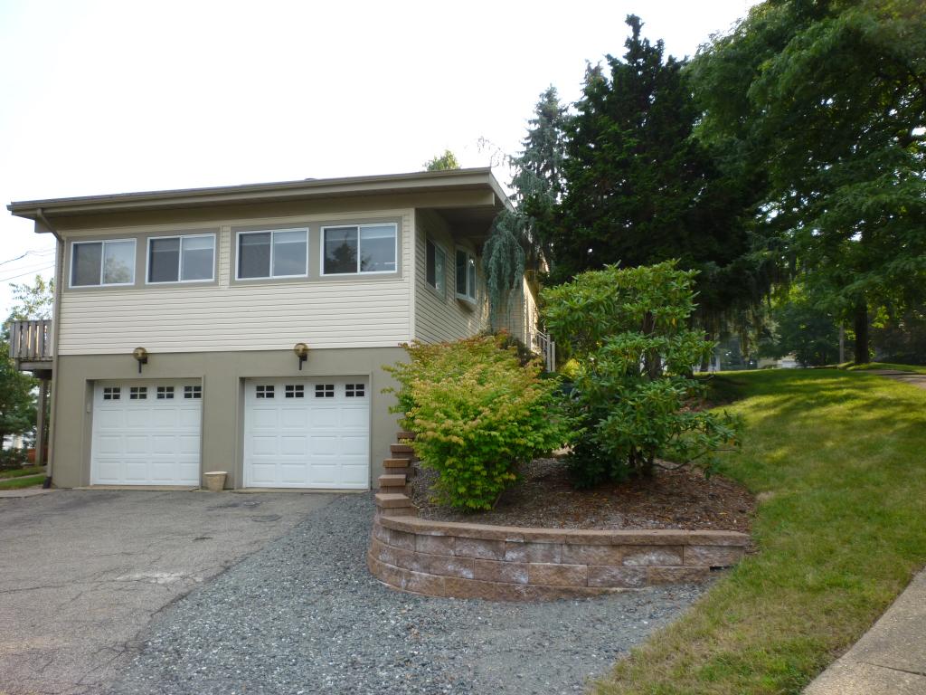 MLS #/Web ID: 2706702