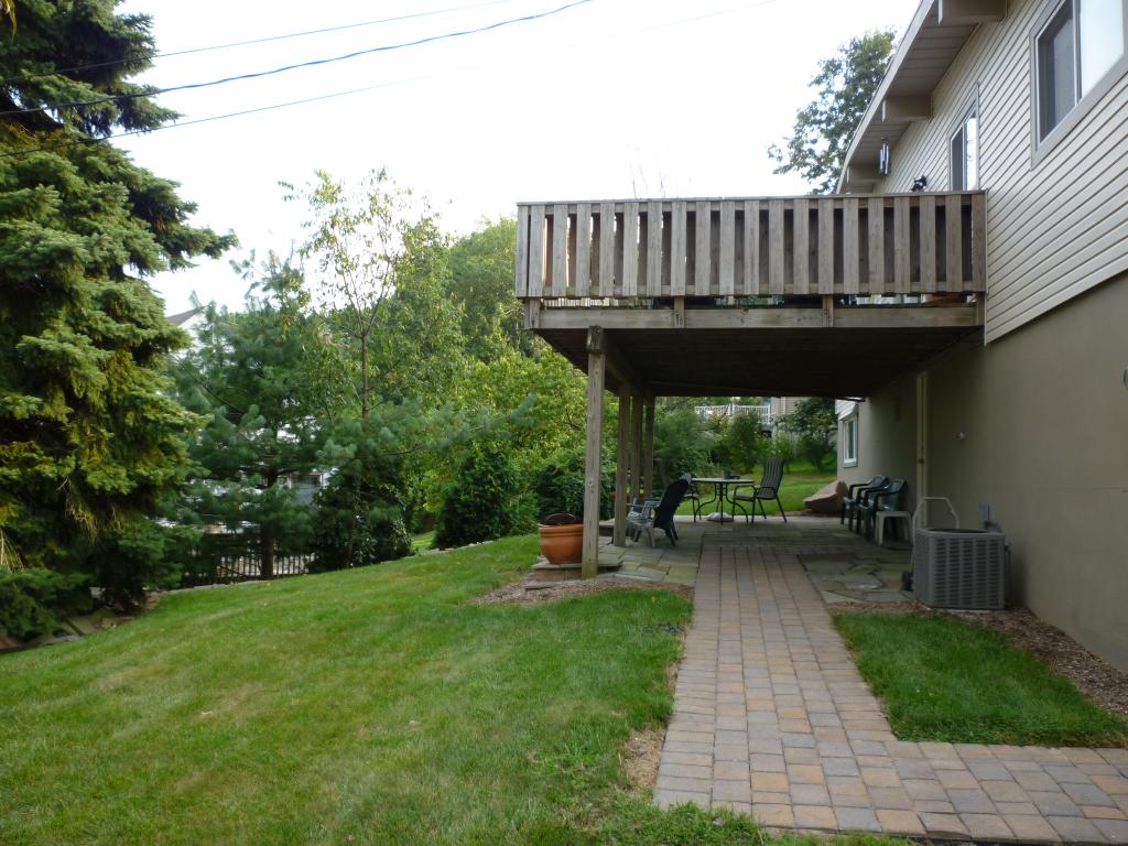 MLS #/Web ID: 2706702