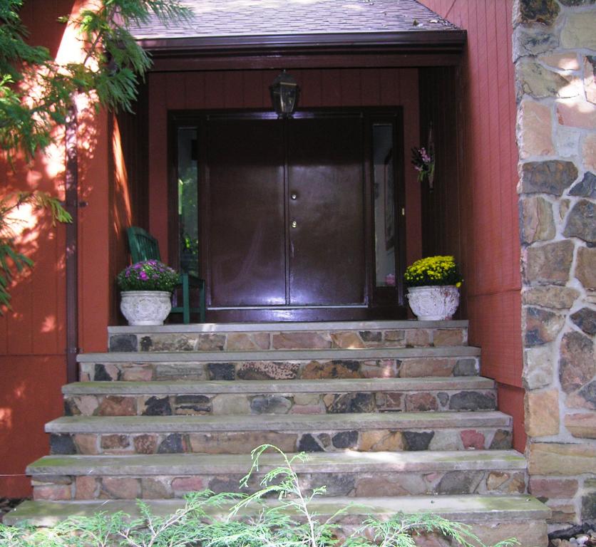 MLS #/Web ID: 2713502