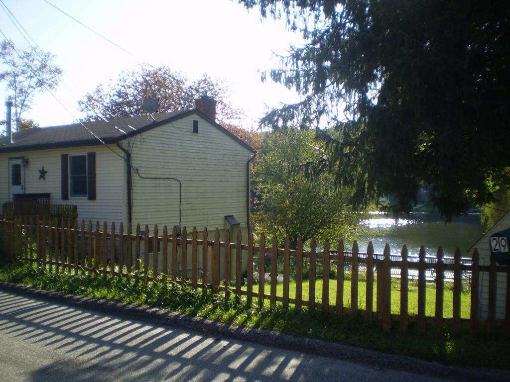 26 East Shore Trail