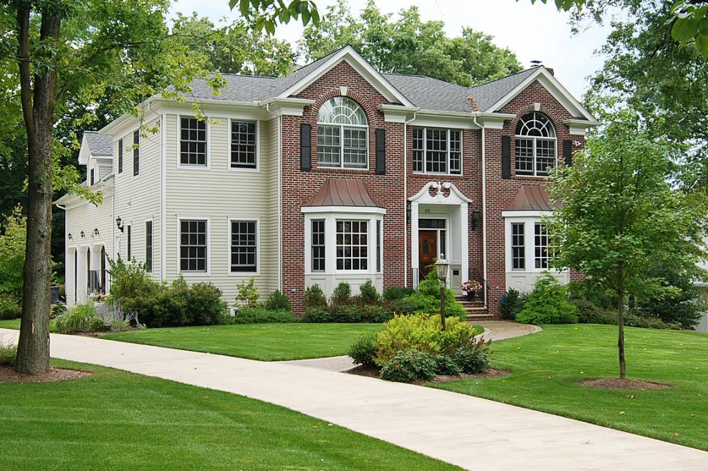 MLS #/Web ID: 2716302