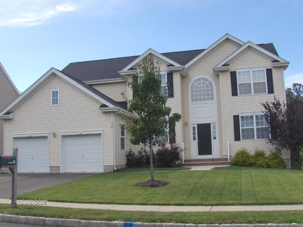 MLS #/Web ID: 2720302