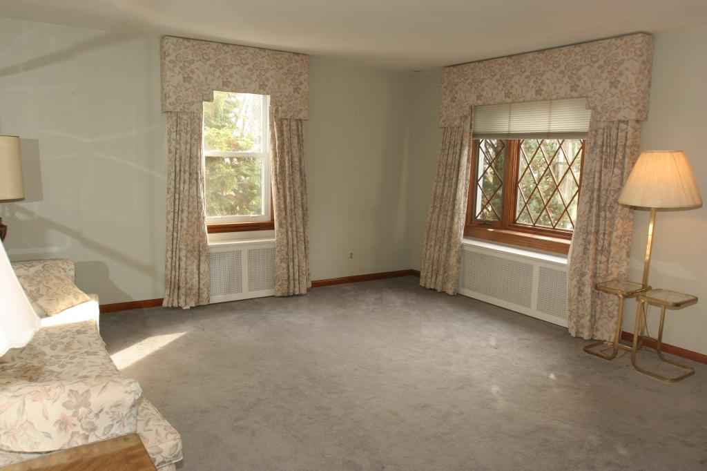 MLS #/Web ID: 2724102