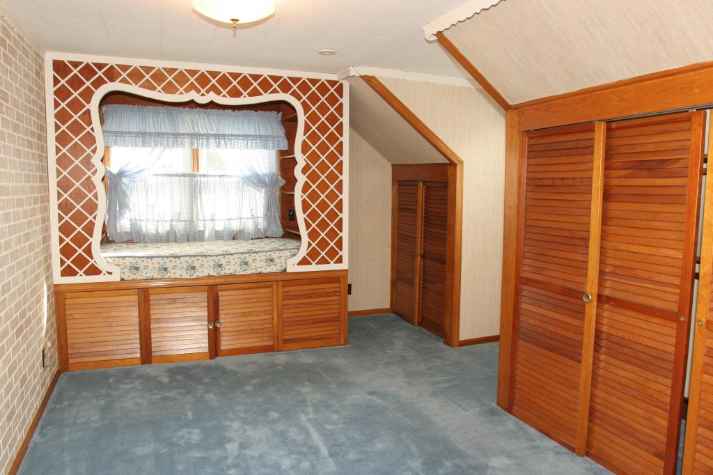 MLS #/Web ID: 2724102