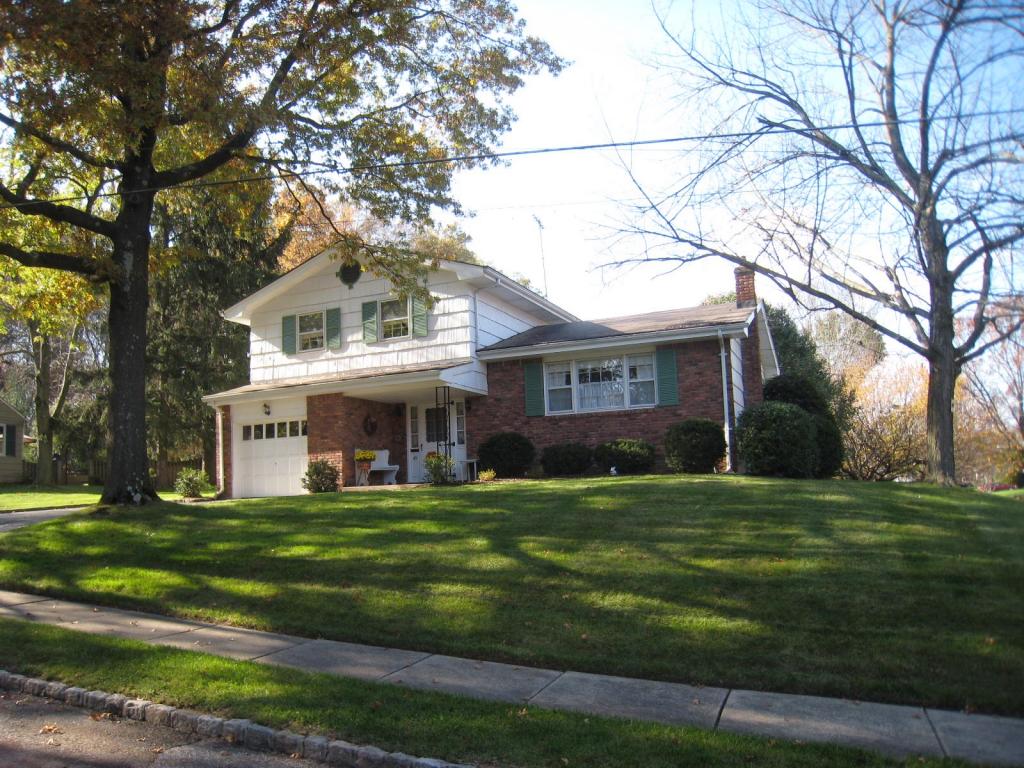 49 WOODLAND RD