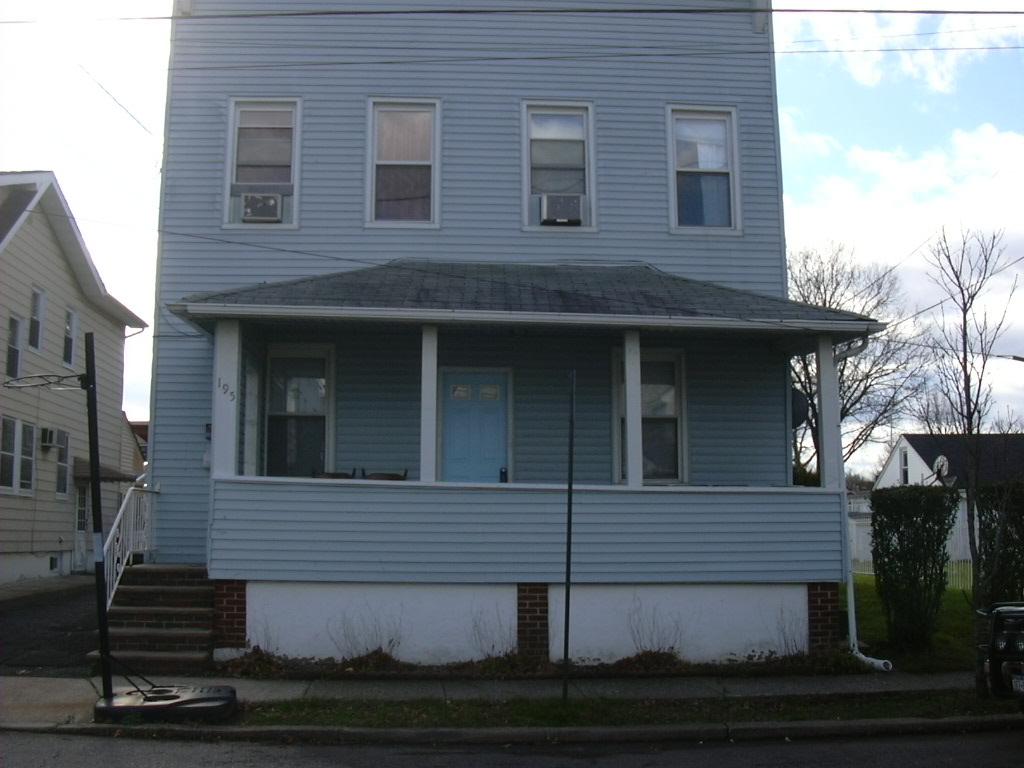 195 BALDWIN PL