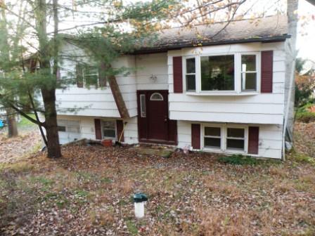 9 FOREST RD