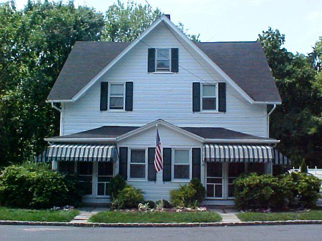 10 RAYMOND ST