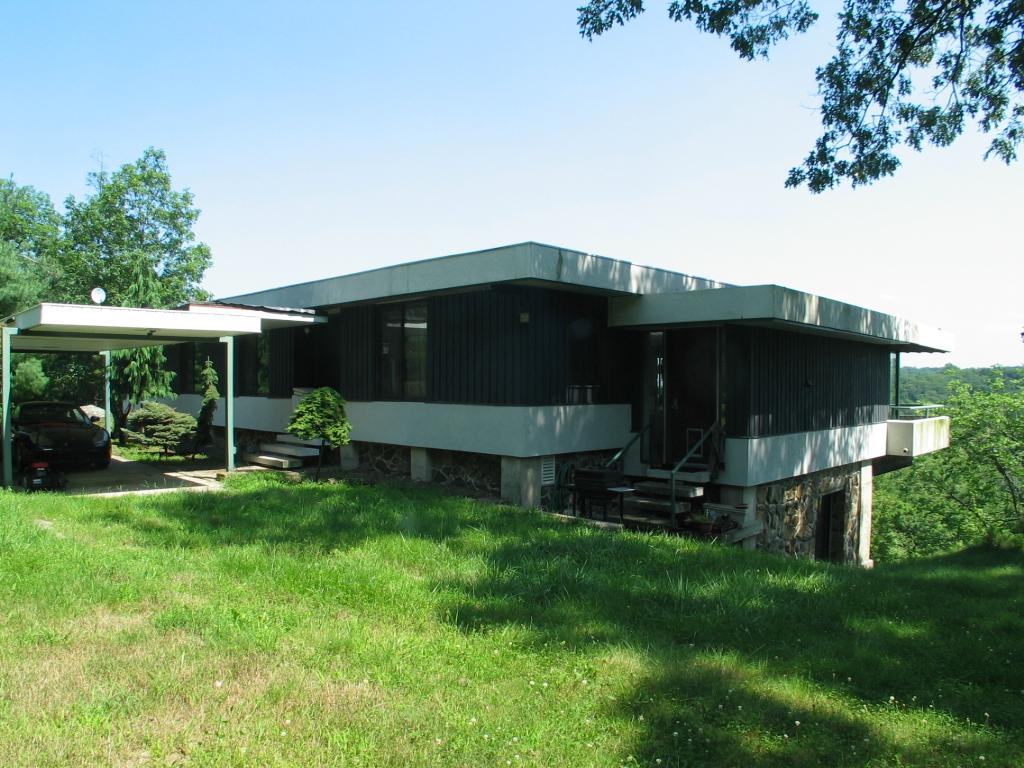 MLS #/Web ID: 2708303